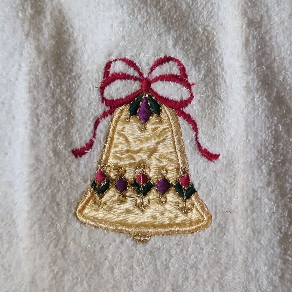 Embroidered Fingertip Holiday Hand Towels Set of 2